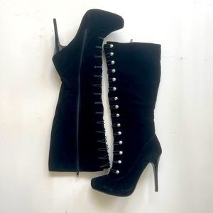 Black Boots woman’s, black velvet. New, size 10